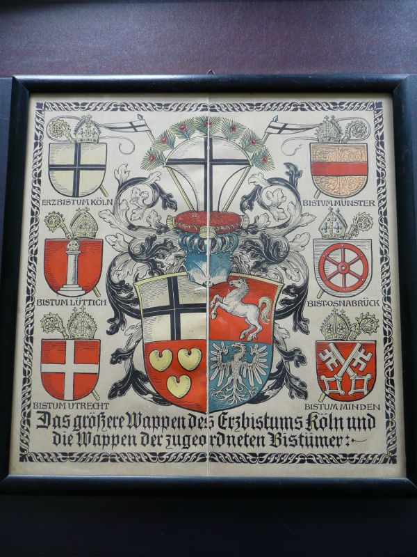 KÃ¶ln  Das grÃ¶Ãere Wappen des Erzbistums KÃ¶ln und die Wappen der zugeordneten BistÃ¼mer 