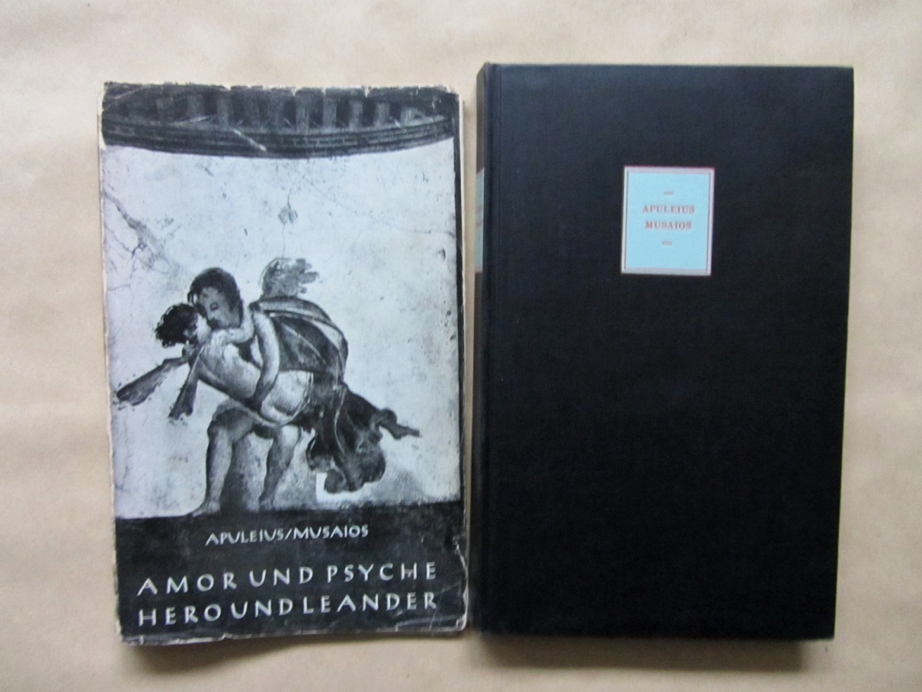 Apuleius:  Amor und Psyche. Und Musarios: Hero und Leander. (in 1 Band)  Urtext mit Übertragung von Herbert Ronge. 