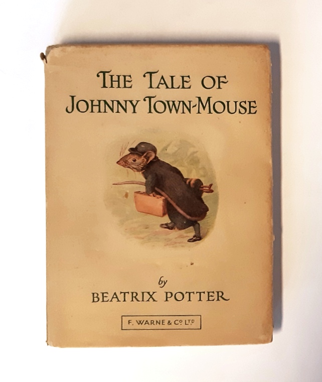 Potter, Beatrix  The Tale of Johnny Town-Mouse. Traduit d'Anglais par Victorine Ballon & Julienne Profichet. 