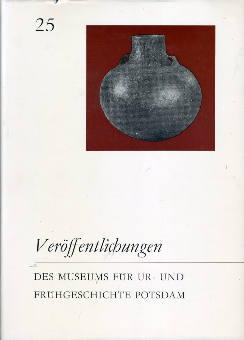 Gramsch, Bernhard (Hrsg.) und Günter (Hrsg.) Wetzel:  Archäologische Erkundung und Rettungsarbeit in Tagebaugebieten Mitteleuropas. Internationale Arbeitstagung, Sallgast, Kr. Finsterwalde, 10. bis 14. April 1989. Bericht. Veröffentlichungen des Museums für Ur- und Frühgeschichte Potsdam. Bd. 25. 