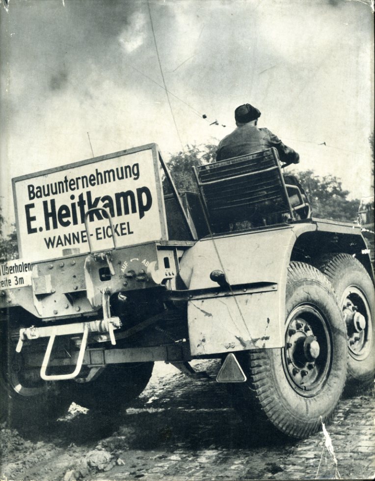   60 Jahre Bauunternehmung E. Heitkamp Wanne-Eickel 1892-1952. 