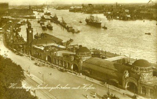   Ansichtskarte. Hamburg Landungsbrücken mit Hafen. 