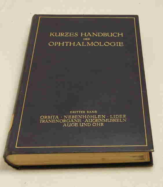   Kurzes Handbuch der Ophtalmologie. 
