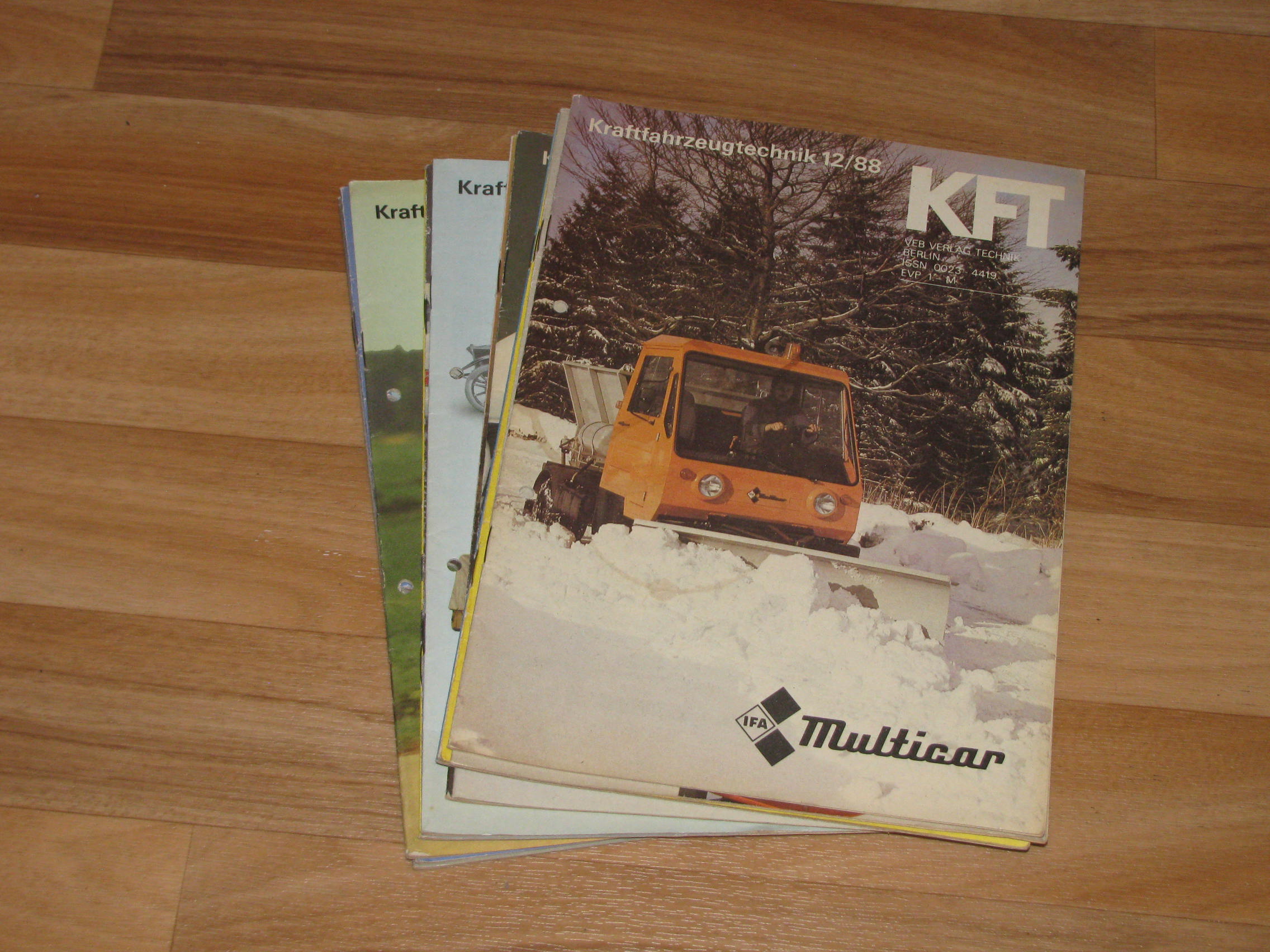 Autorenkollektiv:  KFT Kraftfahrzeugtechnik. Technische Zeitschrift des Kraftfahrwesens (Hefte 1-12/1988) 