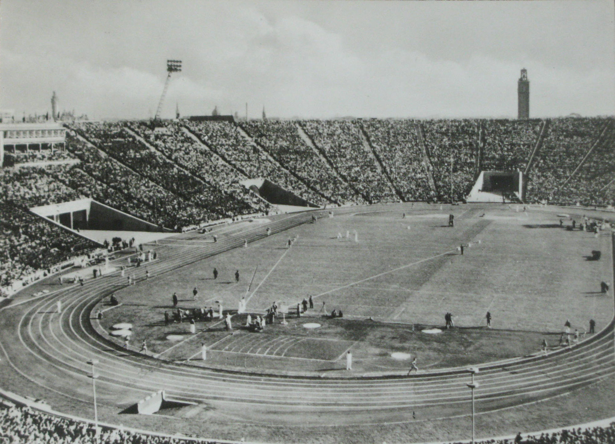   AK Messestadt Leipzig, Stadion der Hunderttausend 