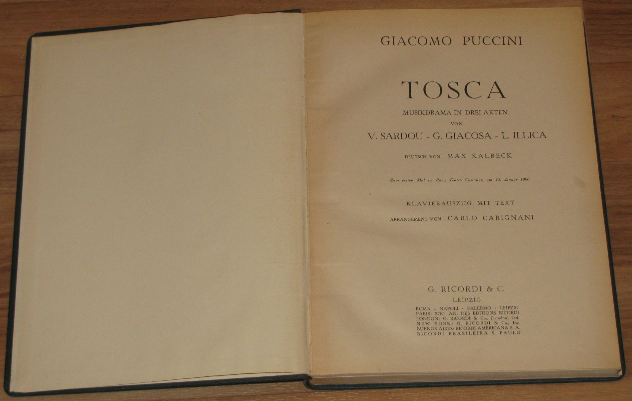 Carignani, Carlo (Arrangement):  Giacomo Puccini. Tosca. Musikdrama in drei Akten. Klavierauszug mit Text. 