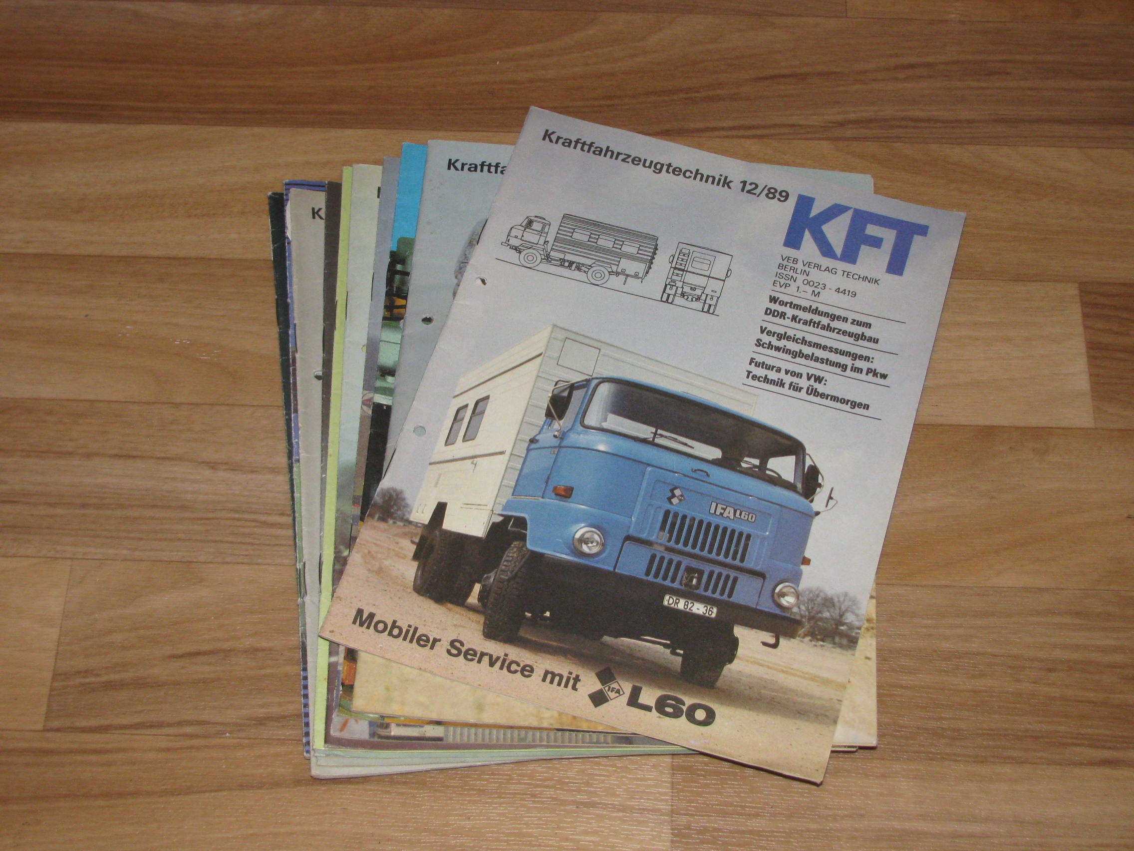 Autorenkollektiv:  KFT Kraftfahrzeugtechnik. Technische Zeitschrift des Kraftfahrwesens (Hefte 1-12/1989) 