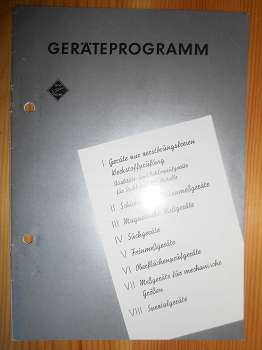 Förster, Dr.:  Geräteprogramm. I. Geräte zur zerstörungsfreien Werkstoffprüfung; II. Schicht- und Dickenmessgeräte; III. Magnetische Meßgeräte; IV. Suchgeräte; V. Feinmeßgeräte.... Ausgabe 1958. 