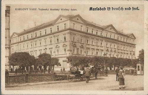 ohne Autor  Ansichtskarte Karlovy Vary (Vojensky lazensky lecdebny ustav - mit Stempelaufdruck "Karlsbad ist deutsch und frei") 