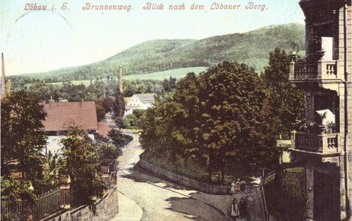   Ansichtskarte Brunnenweg. Blick nach dem Löbauer Berg 