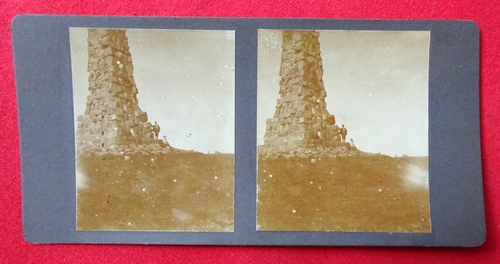   Original Stereoskopie-Fotografie (Stereobild. Stereophotographie). Bismarckdenkmal auf dem Feldberg, rechts im Hintergrund Feldbergturm und Rathaus 1913 