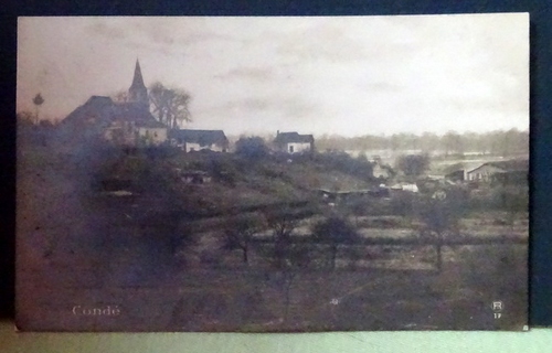   Ansichtskarte AK Conde. Ansicht der Kirche und Teile des Dorfes (Stempel Landw.-Feldartillerie Regt. 9, II. Batterie) 