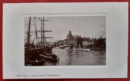   Ansichtskarte AK Town Hall & River Great Yarmouth 