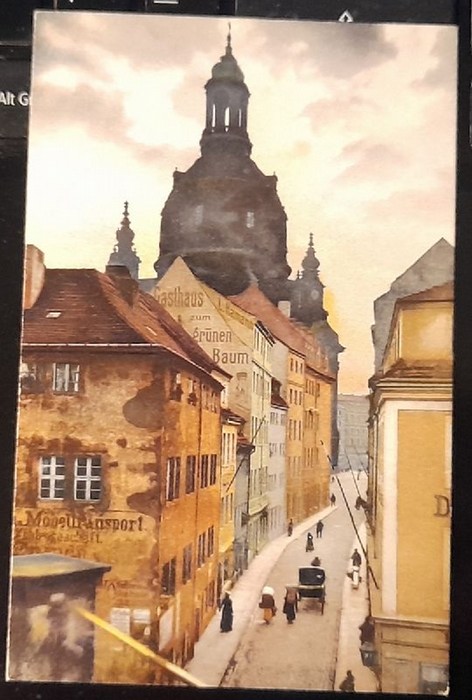   Ansichtskarte AK Alt-Dresden. Blick in die Münzgasse mit der Frauenkirche mit Gasthaus zum Grünen Baum 