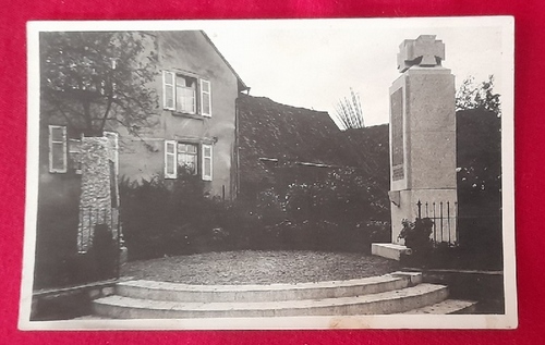   Ansichtskarte AK Kriegerdenkmal Spielberg mit Haus linker Hand (Kr. Karlsruhe, heute Karlsbad) 