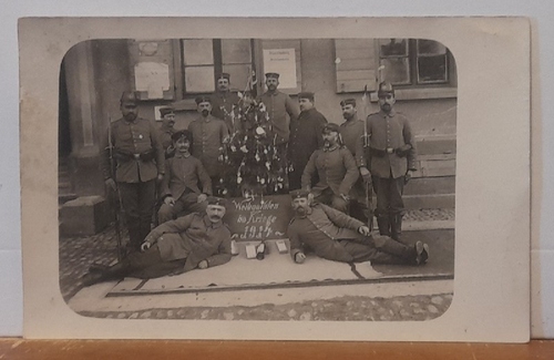   Ansichtskarte AK Soldaten mit Weihnachtsbaum "Weihnachten im Kriege 1914" 