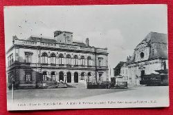   Ansichtskarte AK Laon. Plae de l`Hotel-de-Ville - A droite le Theatre (ancienne Eglise Saint-Remi-au-Velours) 