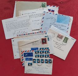 Ondarza, Irmgard de  Sammlung von 17 Briefen aus dem Nachlass der Friedensaktivistin Irm (Irmgard) de Ondarza (interessantes Konvolut mit Foto v. Nehru und Briefen zahlreicher bekannter Aktivisten/Innen, einige leere Briefumschlge u.a.) 