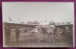   Ansichtskarte AK Fotopostkarte Flugwoche Oberrhein 20.-28. Mai 1911 (hinten handschriftlich "Hellmuth Hirth mit Dr. Kratzer-Karlsruhe als Passagier auf seinem Erich-Rumpler Eindecker, 1911") 
