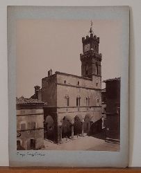   Orig. Fotografie PIENZA Palazzo Pubblico (Fotografo Paolo Lombardi rechts ein Trockenstempel) 