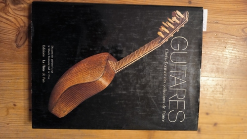 Diverse  Guitares. Chefs-d'oeuvre des collections de France. Photographies de Maurice Berard 