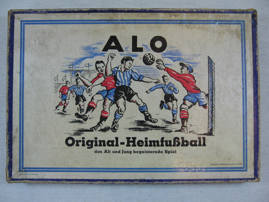   ALO Original-Heimfußball, das Alt und Jung begeisternde Spiel. 