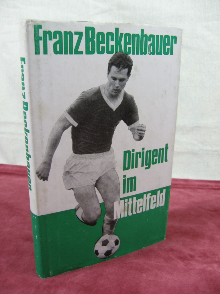   Franz Beckenbauer. Dirigent im Mittelfeld. 