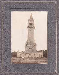 Schwechten, Franz (Architekt) / Landkreis Teltow (Bauherr):  Grunewaldturm / Kaiser-Wilhelm-Turm. Wandbild in kleinem Format (Photographie) aus der Zeit der Erbauung. 