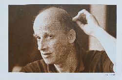 Akademie der Knste Berlin (Herausgeber):  Portrtkarte des Regisseurs Luc Bondy. (Original-Postkarte mit fotografischer Abbildung). 